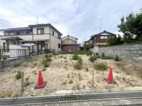 建築条件無し売り土地☆お好きな工務店やハウスメーカーで建築可能!
土地広々約56.61坪!更地渡し!
阪急「長岡天神」駅まで徒歩10分で通勤・通学にも便利な立地♪